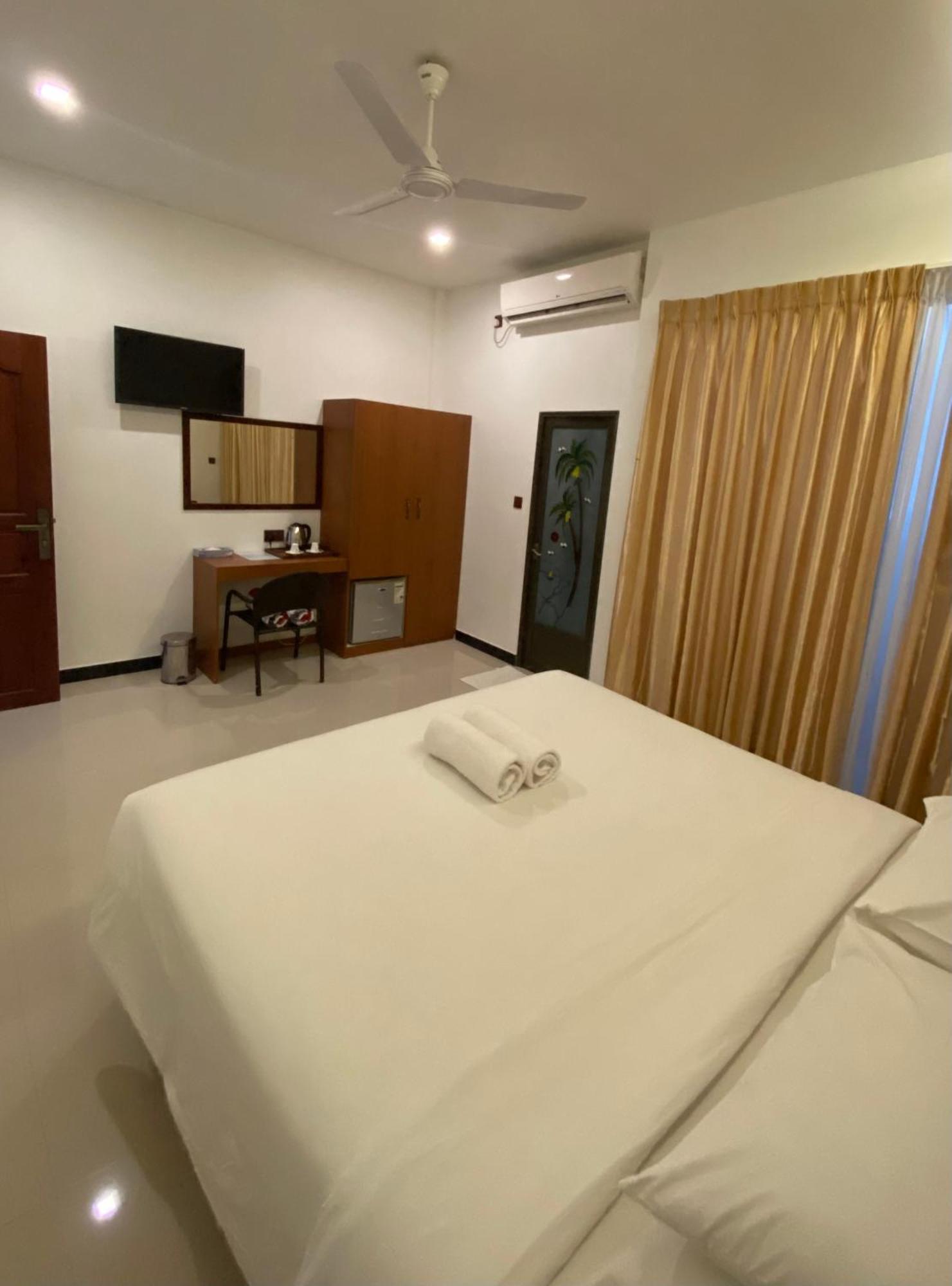 Beach Walk Villa Maldives 古莉 客房 照片