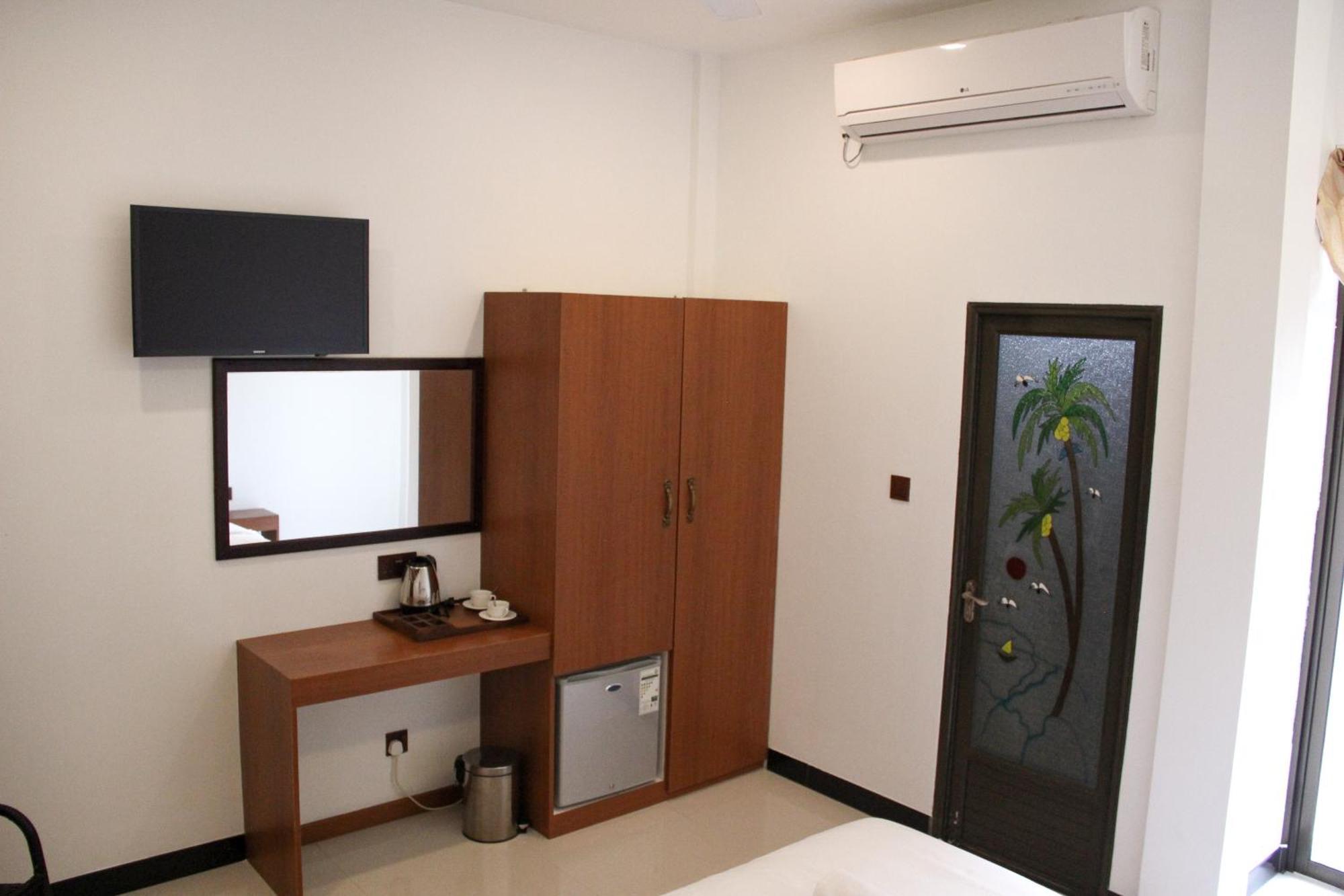 Beach Walk Villa Maldives 古莉 客房 照片